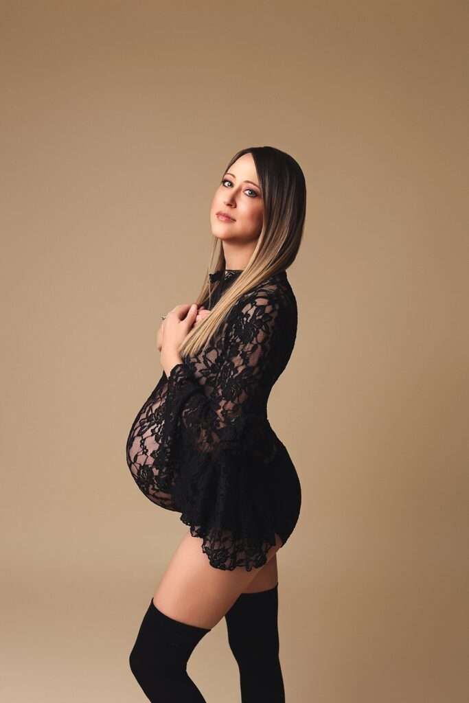 get maternity pictures taken Kansas City, best Olathe maternity photoshoot, maternity photography near me Kansas City