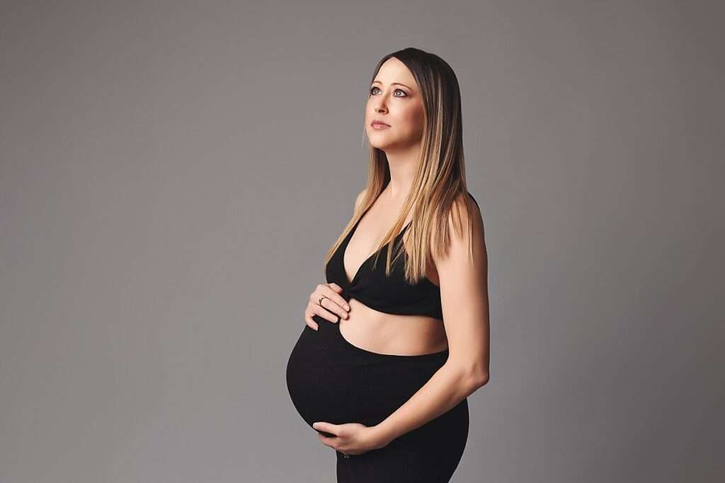 get maternity pictures taken Kansas City, best Olathe maternity photoshoot, maternity photography near me Kansas City