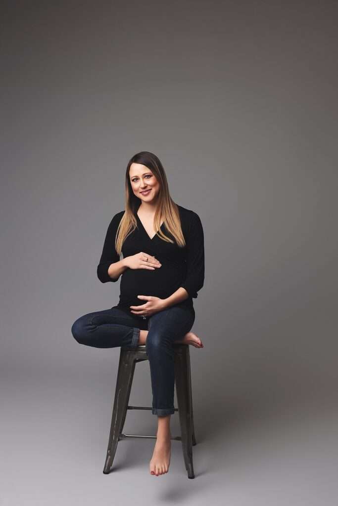 get maternity pictures taken Kansas City, best Olathe maternity photoshoot, maternity photography near me Kansas City