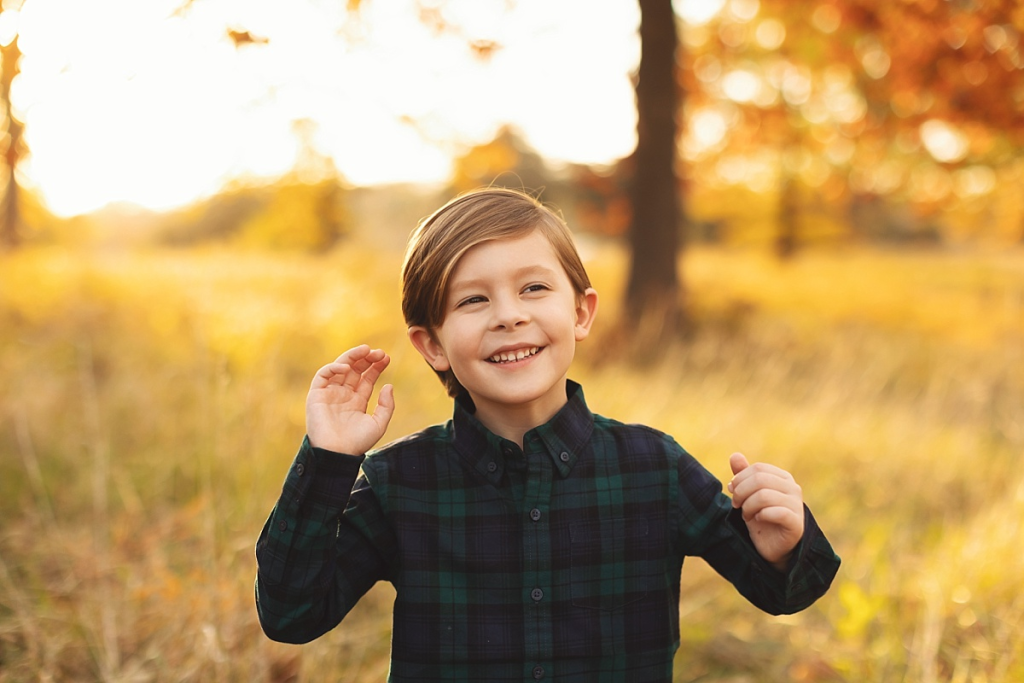 best KC family photographer, professional family photos, family portraits near me Overland Park