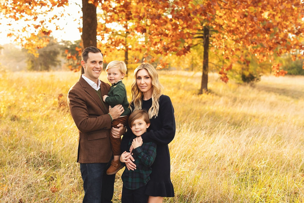 best KC family photographer, professional family photos, family portraits near me Overland Park