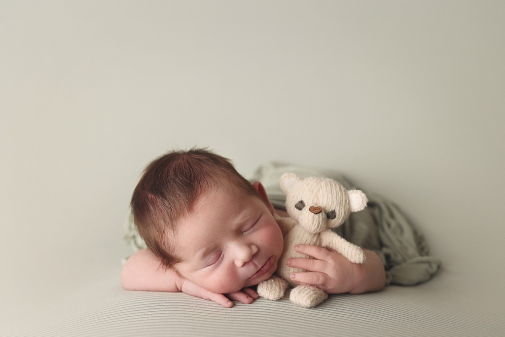 KC newborn photographer, Overland Park newborn portraits, baby photography Kansas City, Blue Springs MO newborn photographer