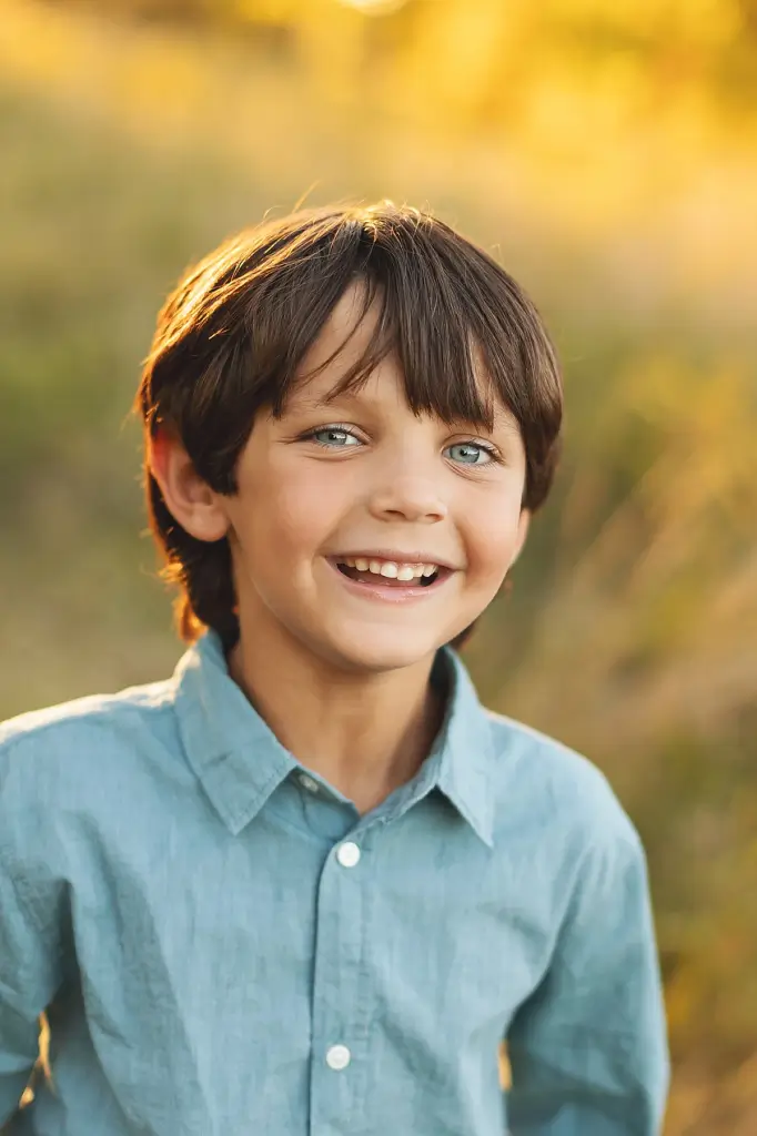 Kansas City family photographer, family portraits near me, KC family photography