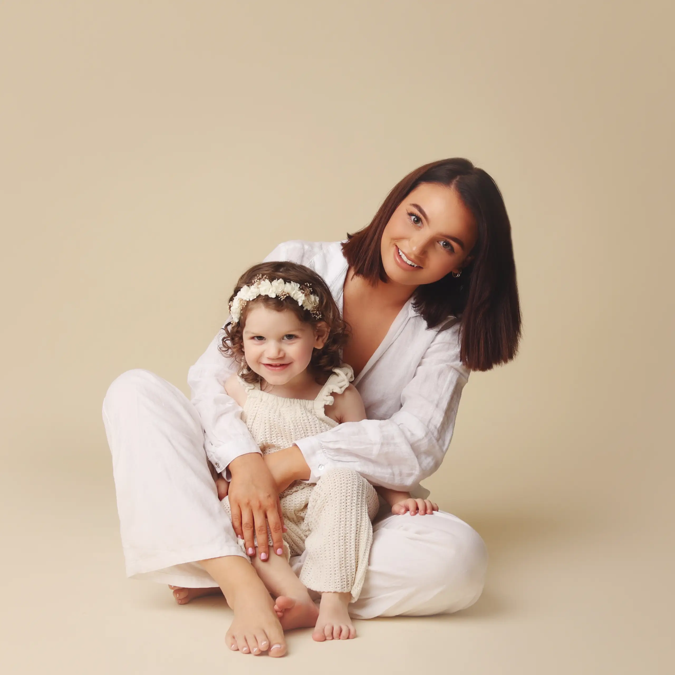 kansas-city-family-studio-photo-1.webp Kansas City Family Photography session in studio with mom and toddler