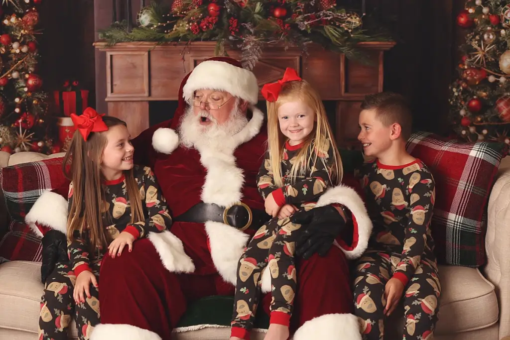 Kansas City Santa portraits for holiday cards and Christmas gifts